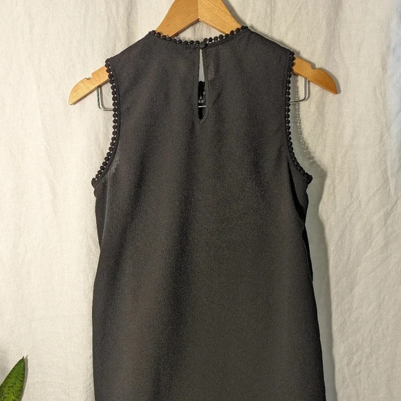 Halogen black sleeveless blouse with lace detail, women's size extra small T9 - Picture 4 of 5